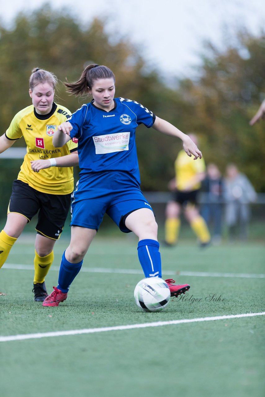 Bild 260 - F SSC Hagen Ahrensburg - SV Frisia 03 Risum-Lindholm : Ergebnis: 2:0